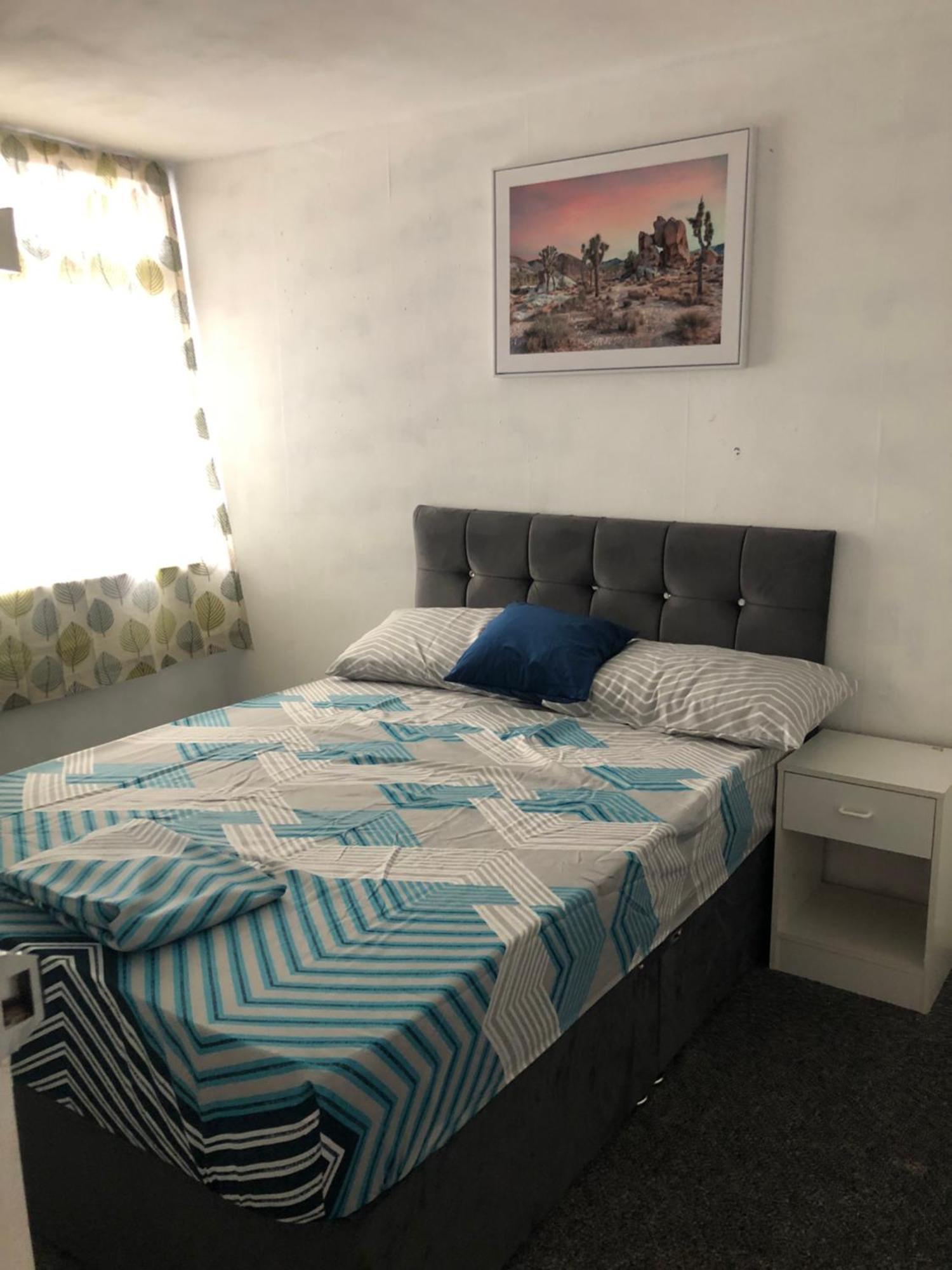 Apartmán Alpine Heathrow London Yiewsley Exteriér fotografie