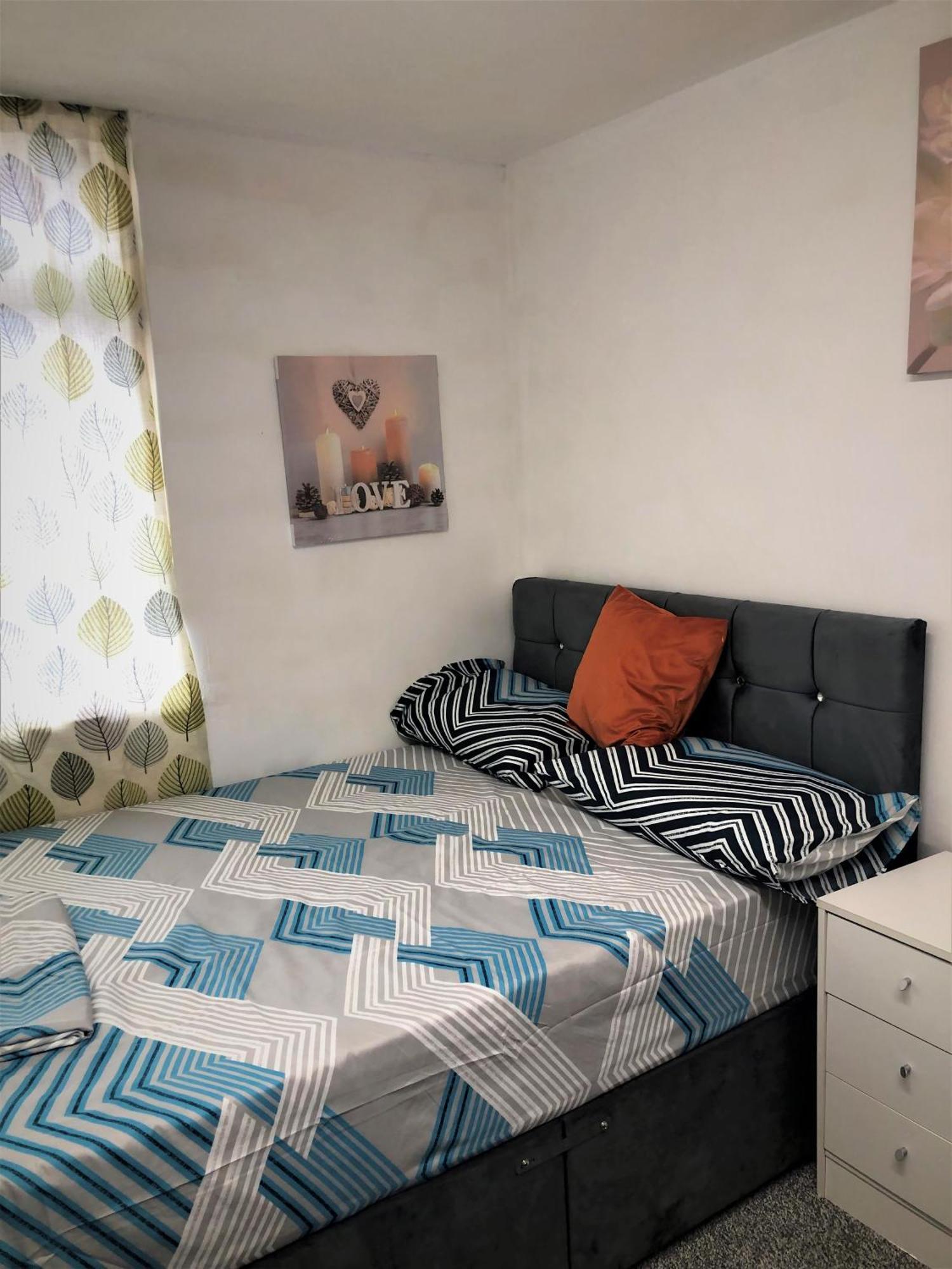 Apartmán Alpine Heathrow London Yiewsley Exteriér fotografie